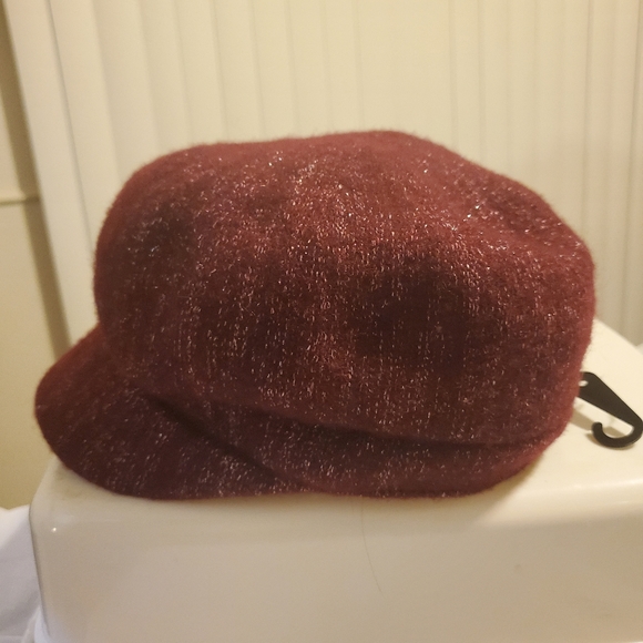 Maroon hat - Picture 3 of 6